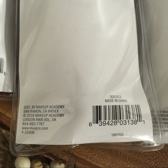 4 Makeup Academy MUA Multipurpose Brushes - Picture 6 of 6